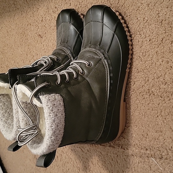 Boots - Picture 2 of 5